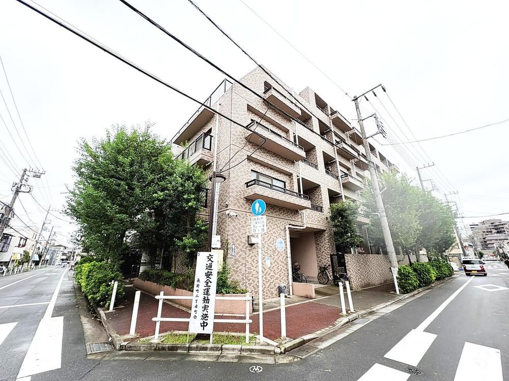 3LDK apartment in Itabashi Ward, Tokyo - Photo 1