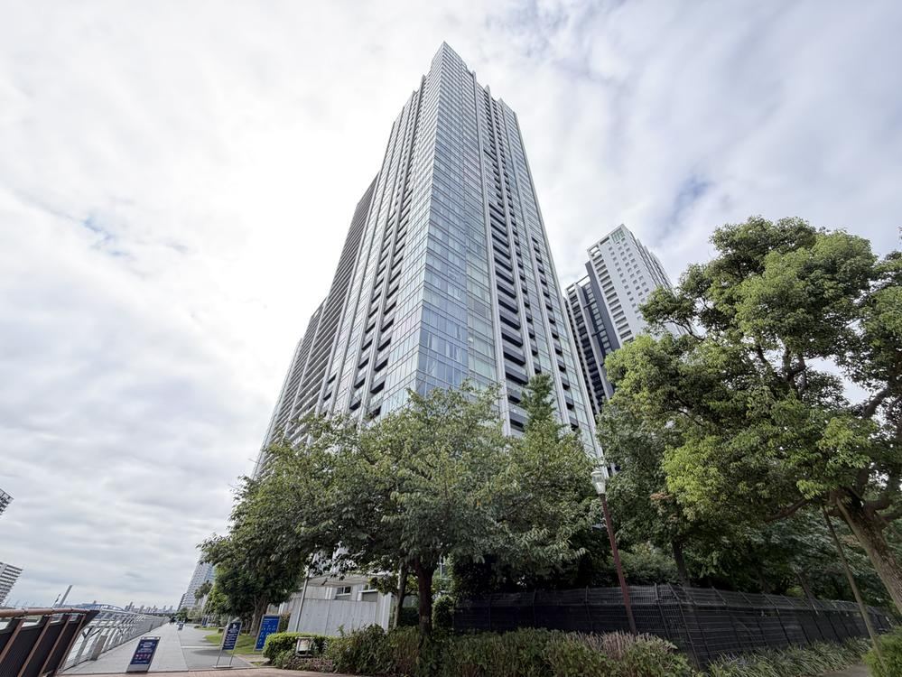 2LDK apartment in Minato Ward, Tokyo - Photo 1