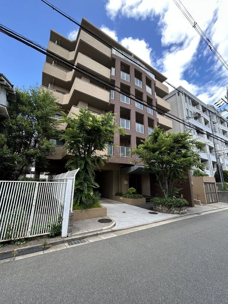 3LDK apartment in Ikeda, Osaka - Photo 1