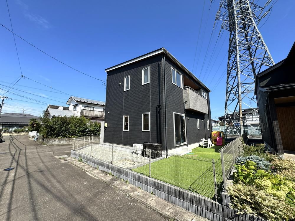 4LDK+2S house in Wakabayashi Ward, Sendai, Miyagi - Photo 1