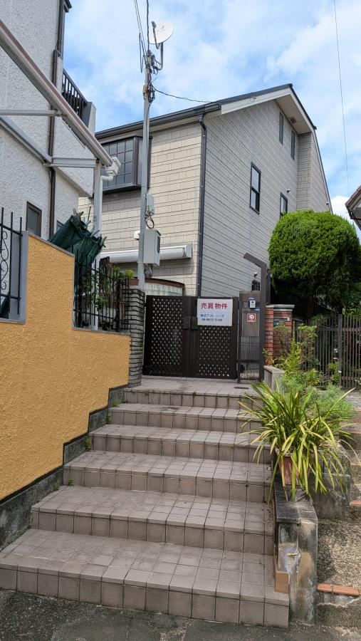 5LDK house in Takarazuka, Hyogo - Photo 1