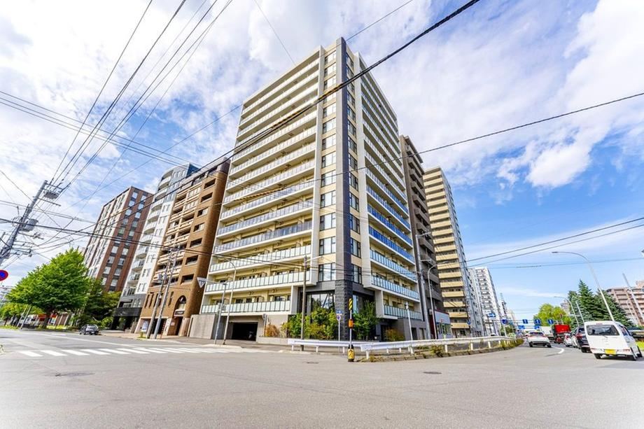 2LDK apartment in Chuo Ward, Sapporo, Hokkaido - Photo 1