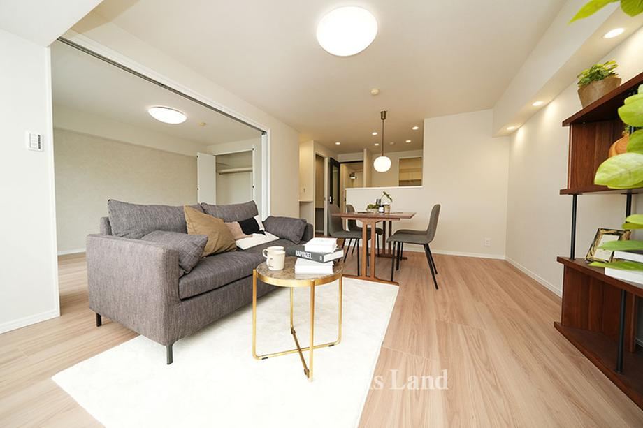 3LDK+S apartment in Hiratsuka, Kanagawa - Photo 1