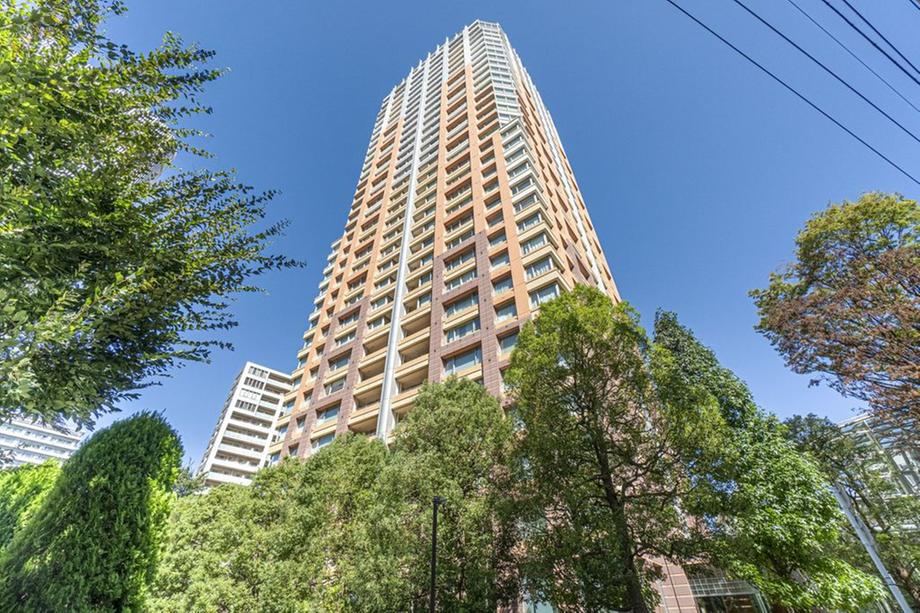 2LDK apartment in Shibuya Ward, Tokyo - Photo 1