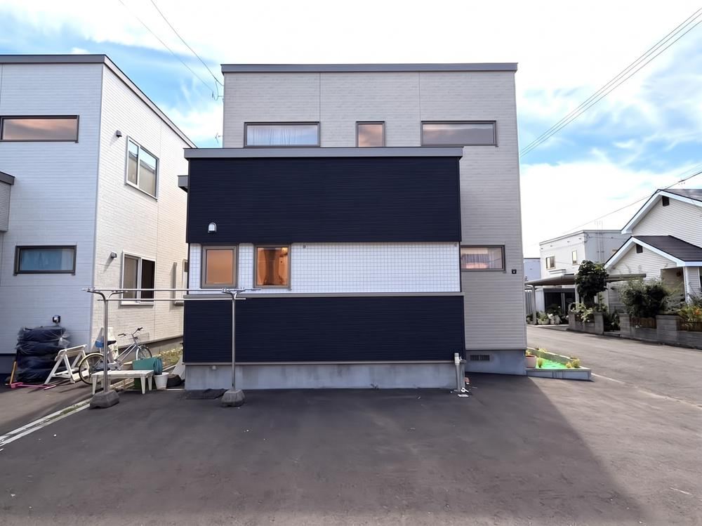 4LDK house in Shiroishi Ward, Sapporo, Hokkaido - Photo 1