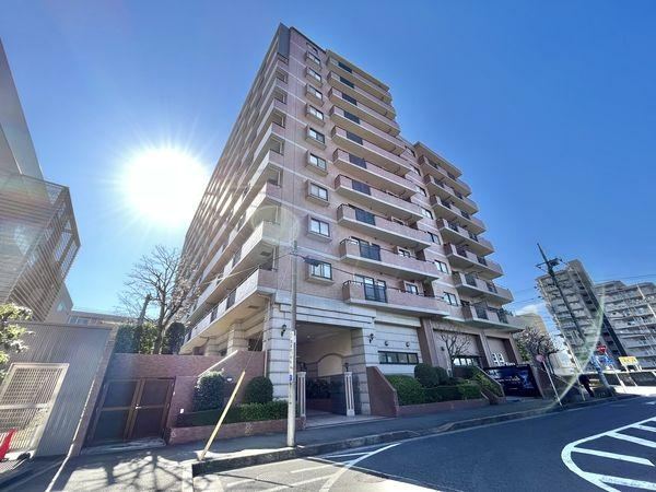 3LDK apartment in Inagi, Tokyo - Photo 1