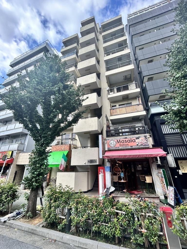 1LDK+S apartment in Shinjuku Ward, Tokyo - Photo 1