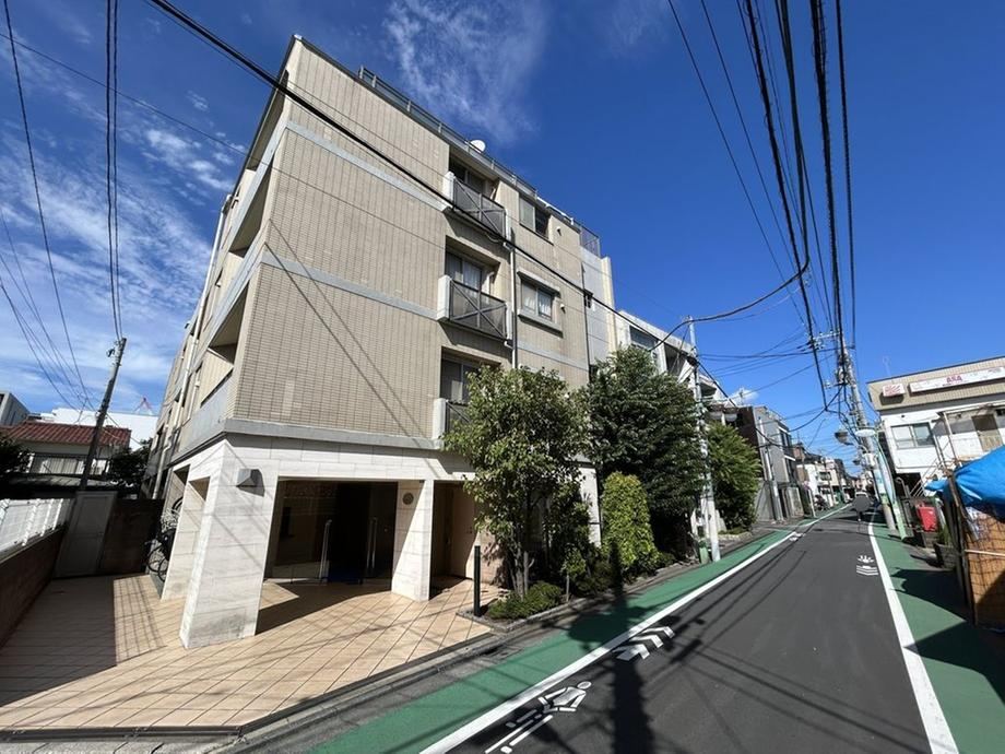 3LDK apartment in Setagaya Ward, Tokyo - Photo 1