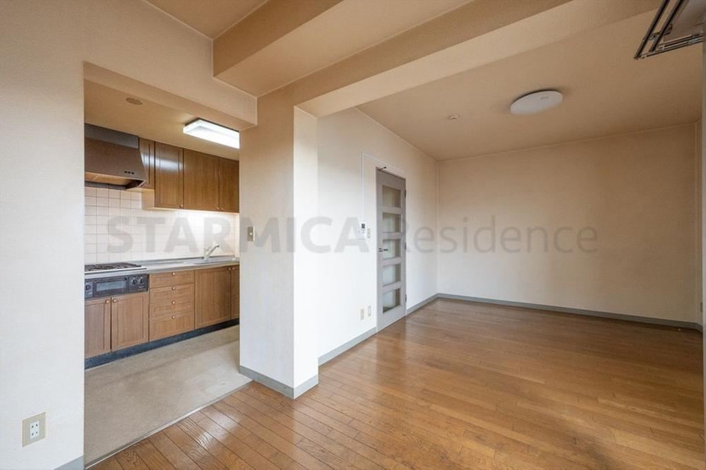 3LDK apartment in Koganei, Tokyo - Photo 1