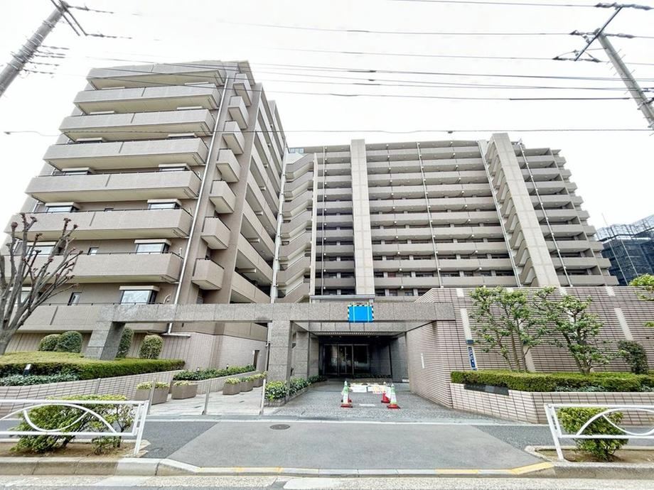 3LDK apartment in Sumida Ward, Tokyo - Photo 1