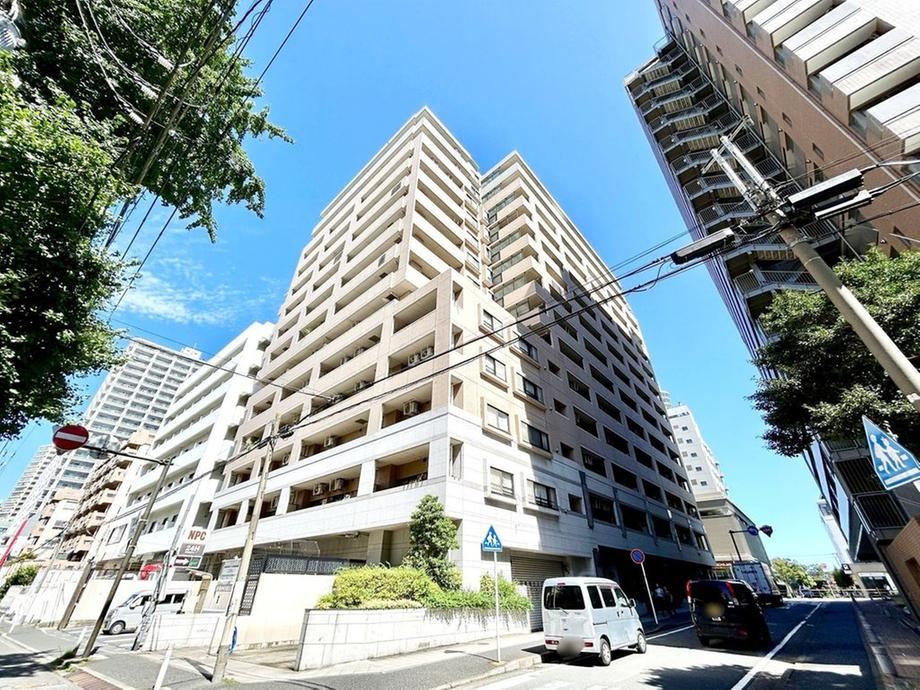2LDK apartment in Naka Ward, Yokohama, Kanagawa - Photo 1