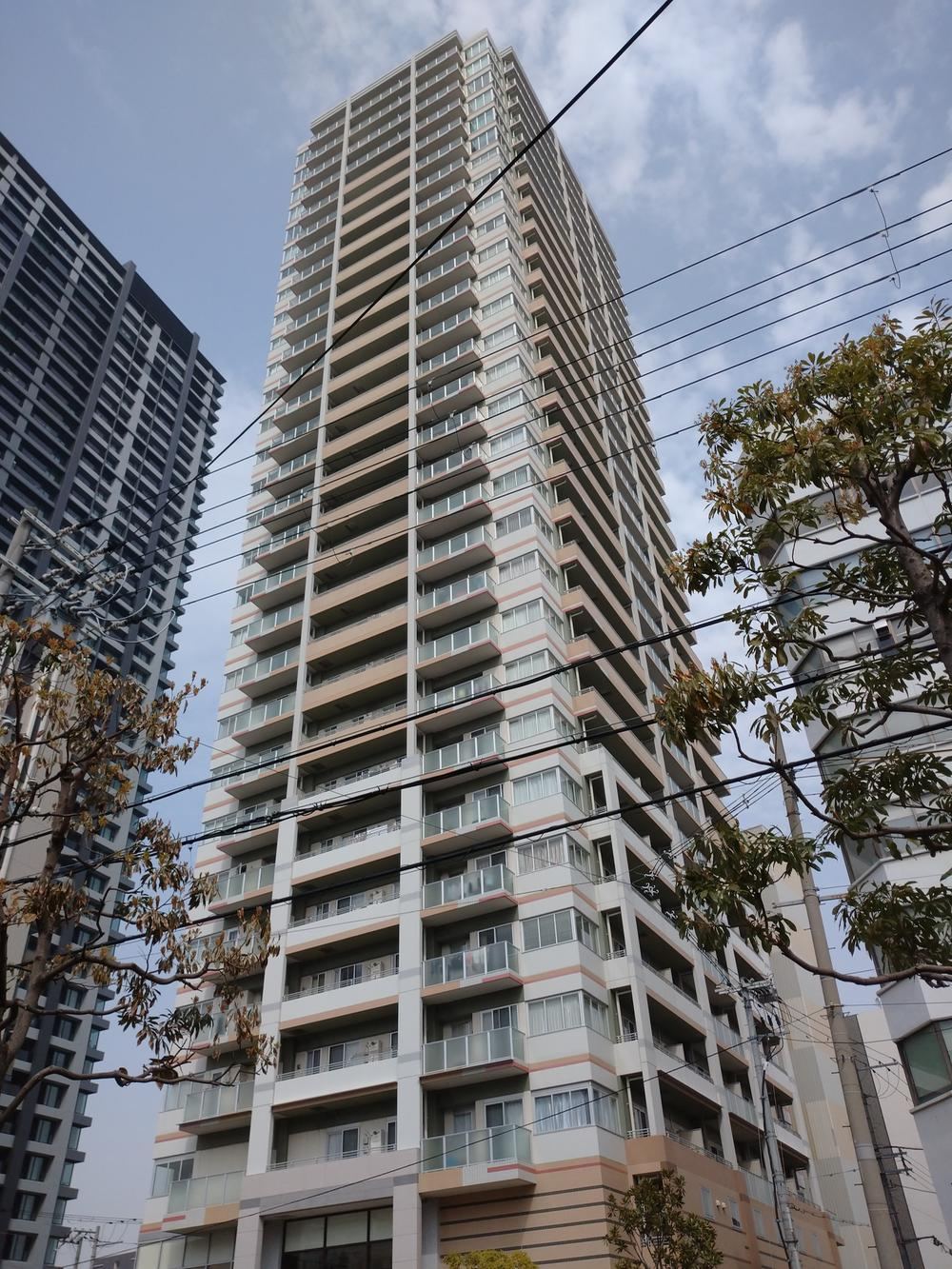 2LDK apartment in Kita Ward, Osaka - Photo 1