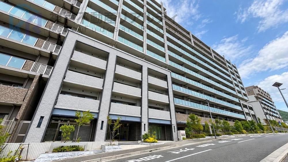 3LDK apartment in Suma Ward, Kobe, Hyogo - Photo 1