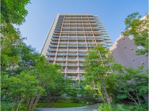 2LDK apartment in Shibuya Ward, Tokyo - Photo 1