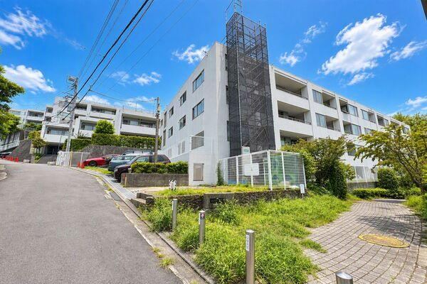 2LDK apartment in Naka Ward, Yokohama, Kanagawa - Photo 1