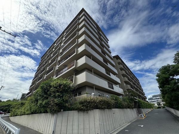3LDK apartment in Suita, Osaka - Photo 1