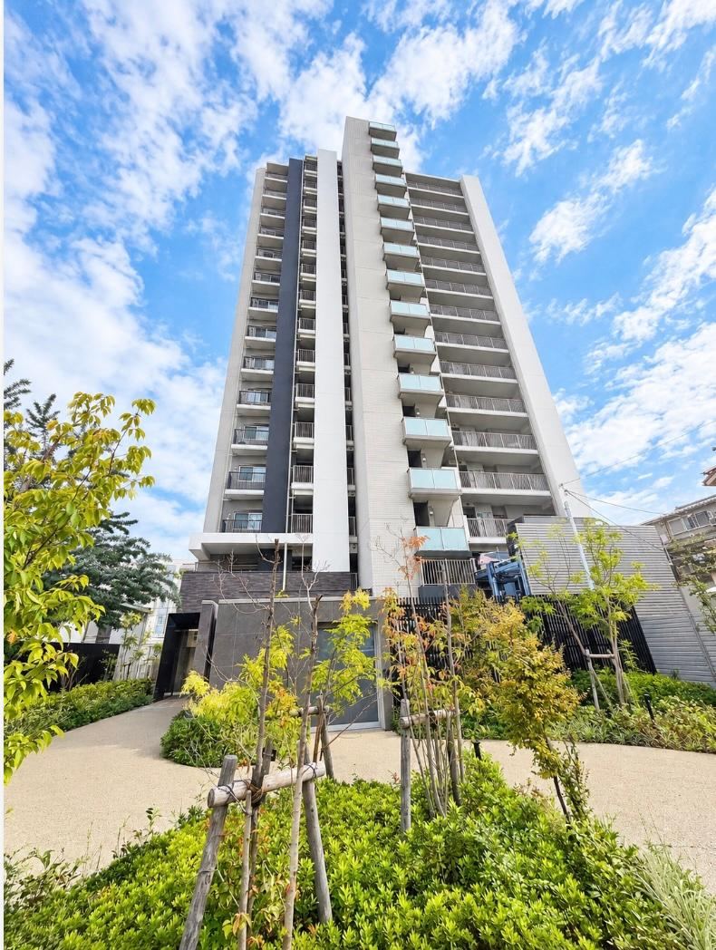 3LDK apartment in Higashisumiyoshi Ward, Osaka - Photo 1