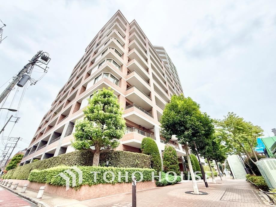3LDK+S apartment in Shinjuku Ward, Tokyo - Photo 1