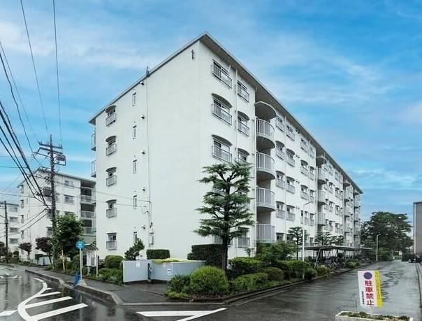 3LDK apartment in Minuma Ward, Saitama - Photo 1