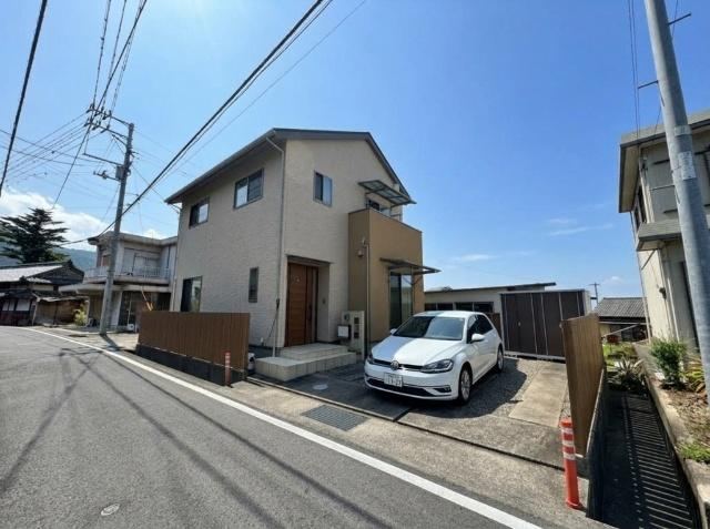 5LDK house in Shikokuchuo, Ehime - Photo 1