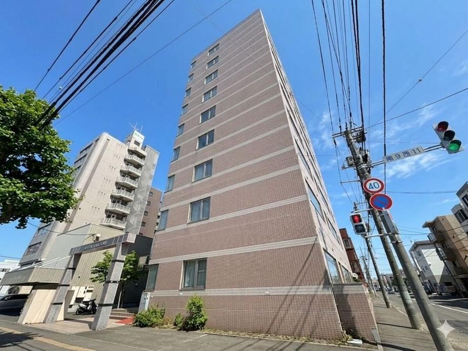 2LDK apartment in Chuo Ward, Sapporo, Hokkaido - Photo 1