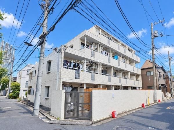 studio apartment in Shinjuku Ward, Tokyo - Photo 1