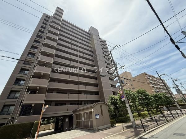 3LDK apartment in Joto Ward, Osaka - Photo 1
