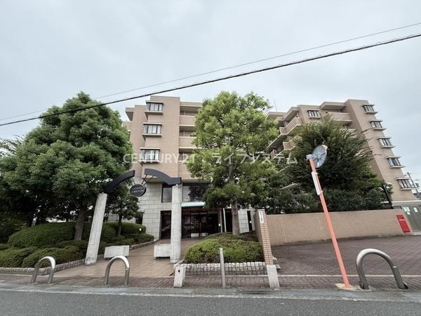 3LDK apartment in Moriguchi, Osaka - Photo 1