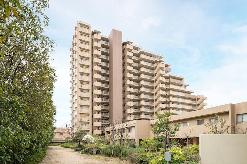 3LDK apartment in Nishinomiya, Hyogo - Photo 1