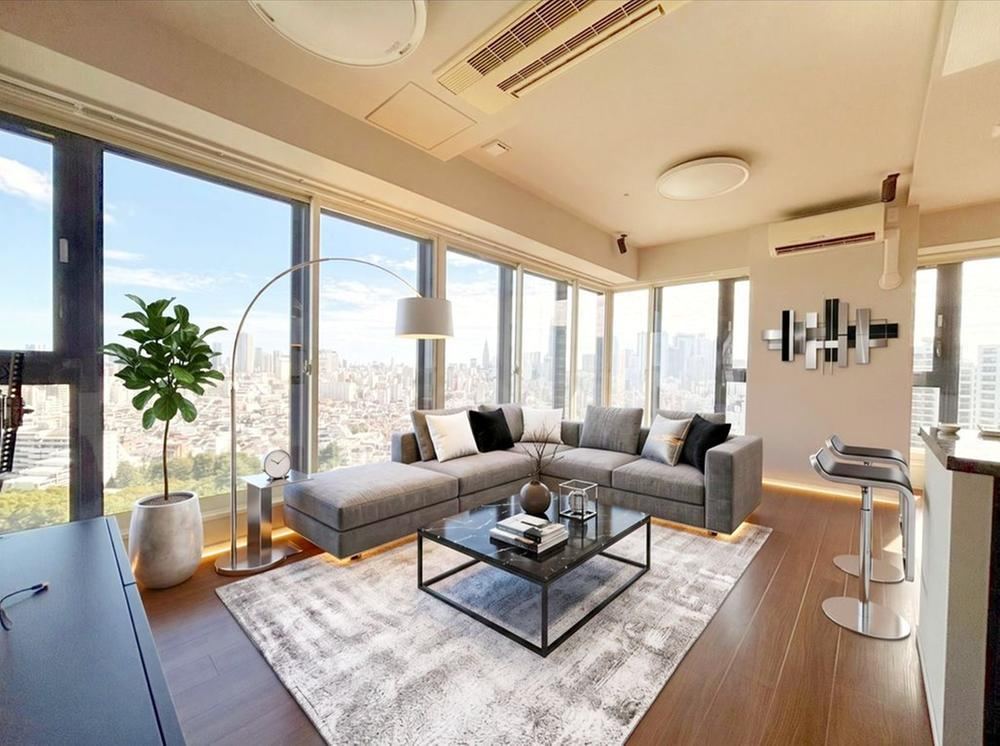 2LDK apartment in Shinjuku Ward, Tokyo - Photo 1