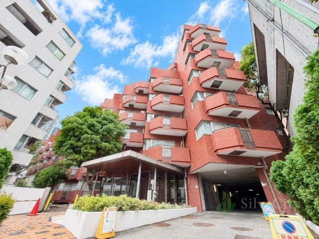 1LDK apartment in Minato Ward, Tokyo - Photo 1