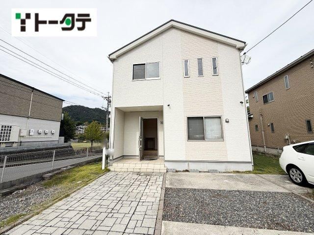 4LDK house in Higashihiroshima, Hiroshima - Photo 1