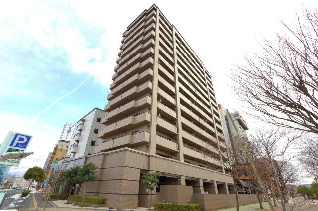 4LDK apartment in Tottori, Tottori - Photo 1