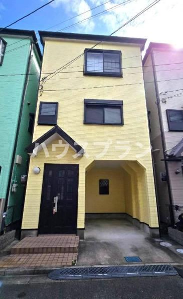 4LDK house in Shijonawate, Osaka - Photo 1