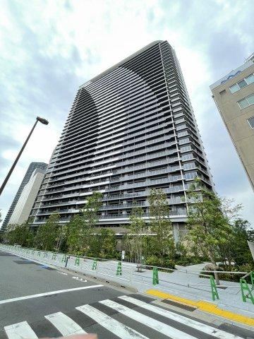 3LDK apartment in Minato Ward, Tokyo - Photo 1