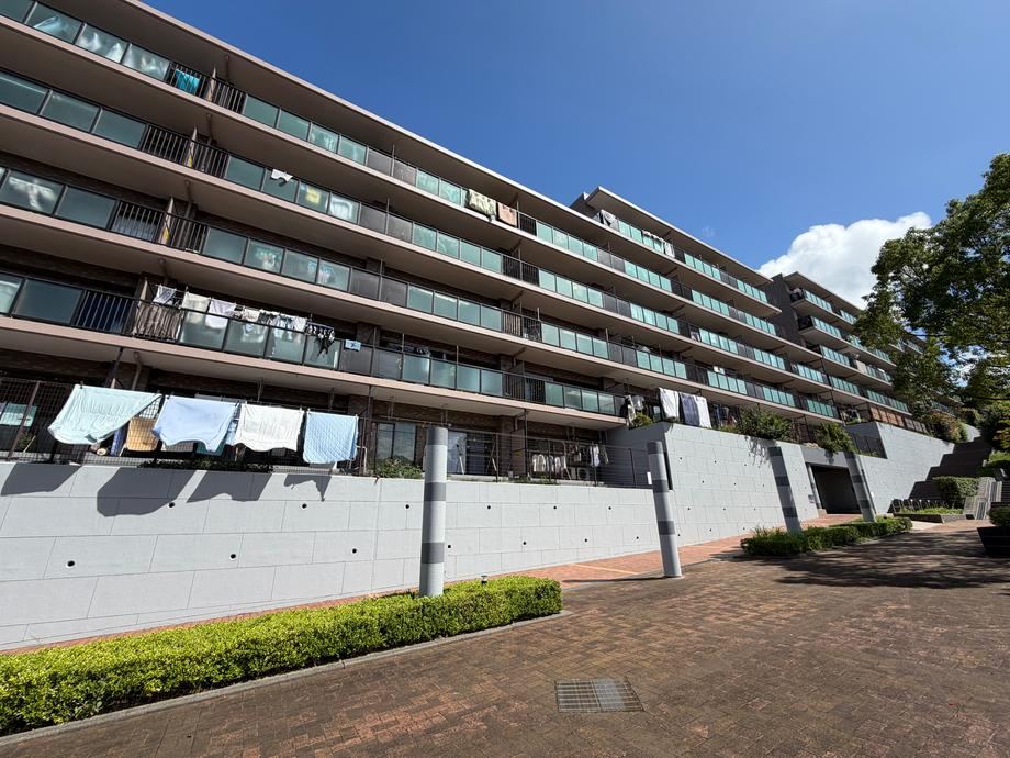 3LDK+S apartment in Konan Ward, Yokohama, Kanagawa - Photo 1