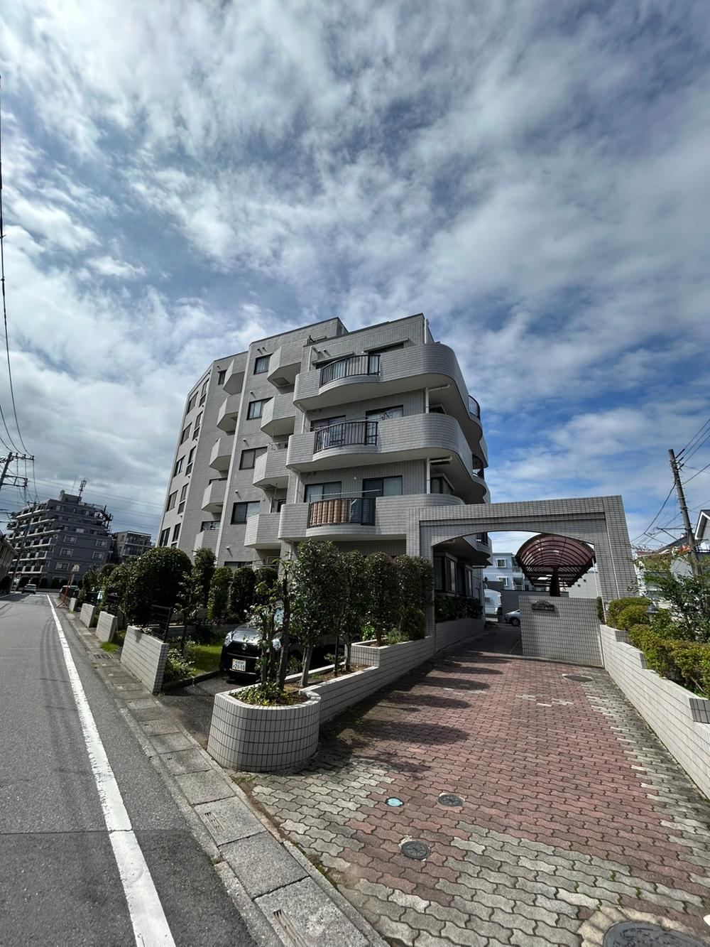2LDK apartment in Kasukabe, Saitama - Photo 1