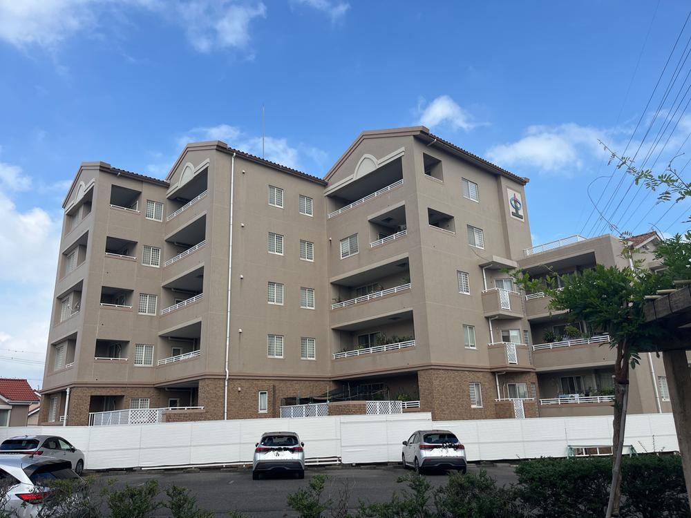 4LDK apartment in Okazaki, Aichi - Photo 1