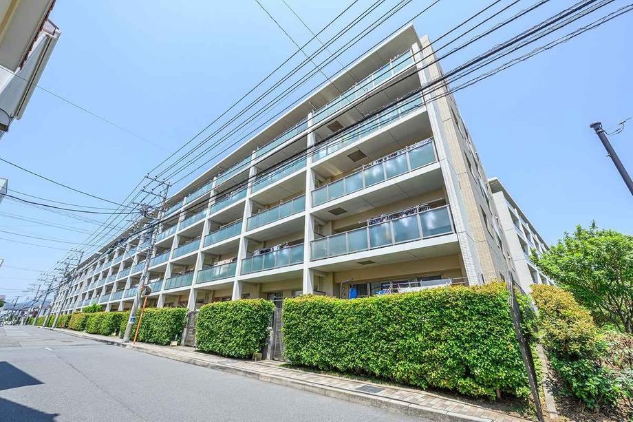 3LDK apartment in Hiratsuka, Kanagawa - Photo 1