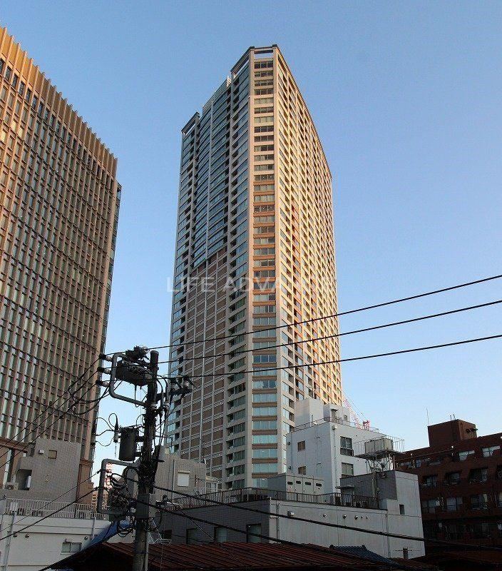 1LDK+S apartment in Minato Ward, Tokyo - Photo 1