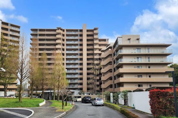 4LDK apartment in Hachioji, Tokyo - Photo 1