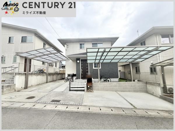 4LDK house in Kashiba, Nara - Photo 1