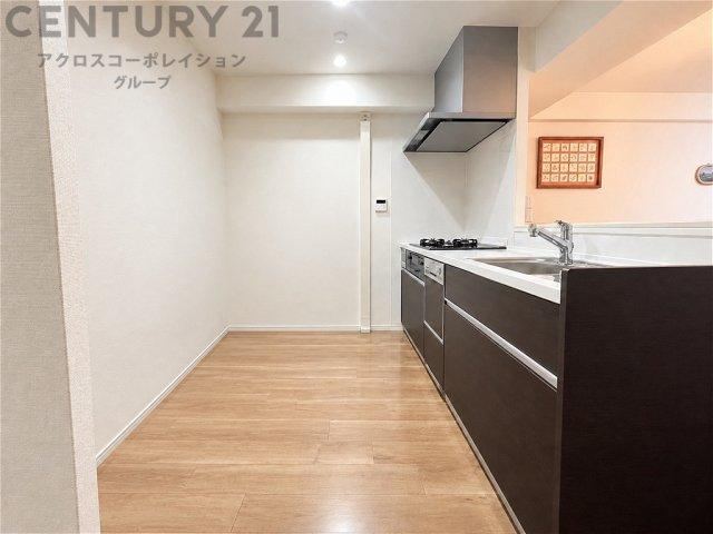 3LDK apartment in Amagasaki, Hyogo - Photo 1