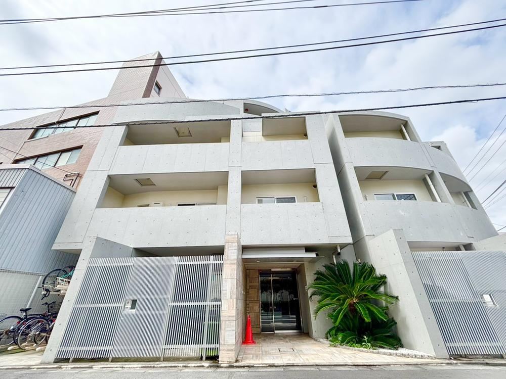 1LDK apartment in Shinjuku Ward, Tokyo - Photo 1
