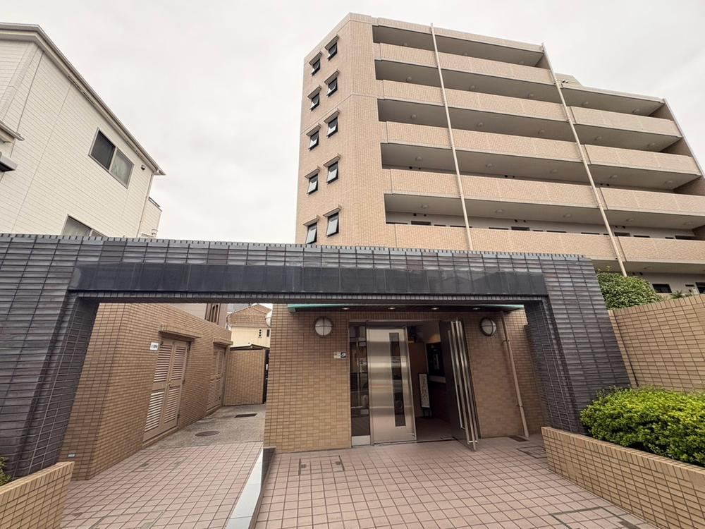 3LDK apartment in Katsushika Ward, Tokyo - Photo 1