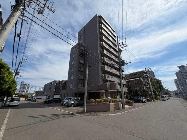 2LDK apartment in Chuo Ward, Sapporo, Hokkaido - Photo 1