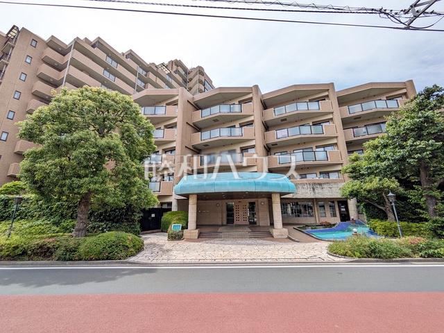 3LDK apartment in Komae, Tokyo - Photo 1