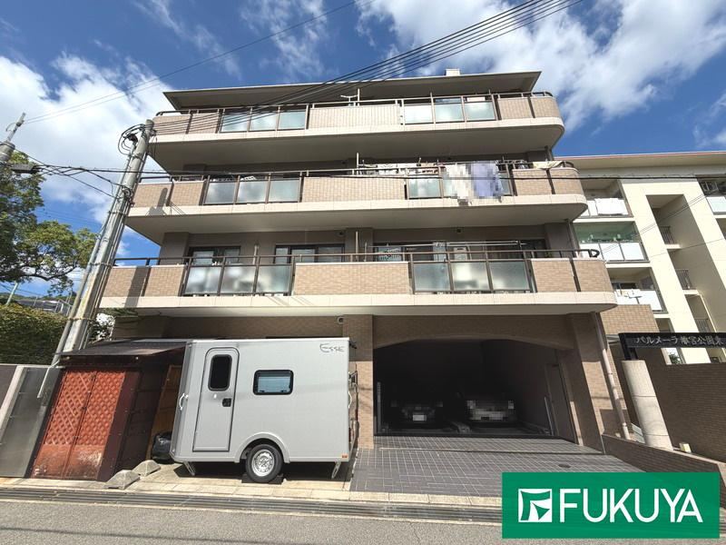 3LDK apartment in Suma Ward, Kobe, Hyogo - Photo 1