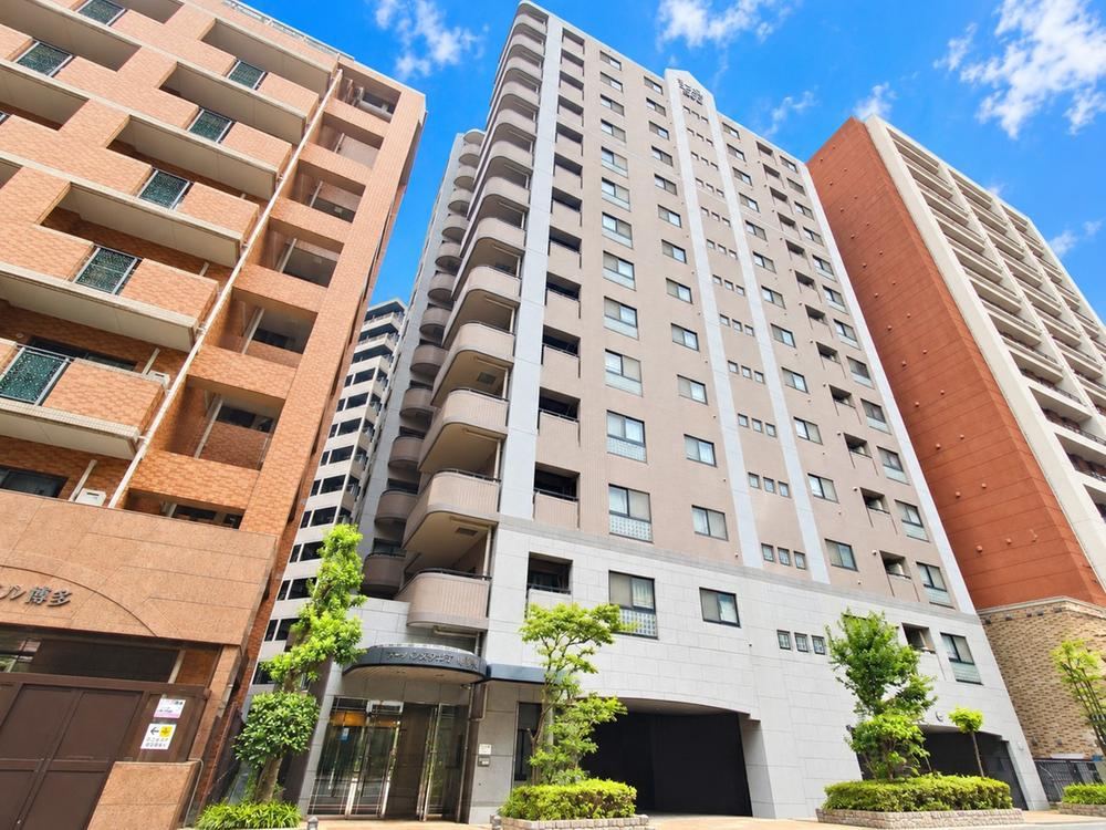 3LDK apartment in Hakata Ward, Fukuoka - Photo 1