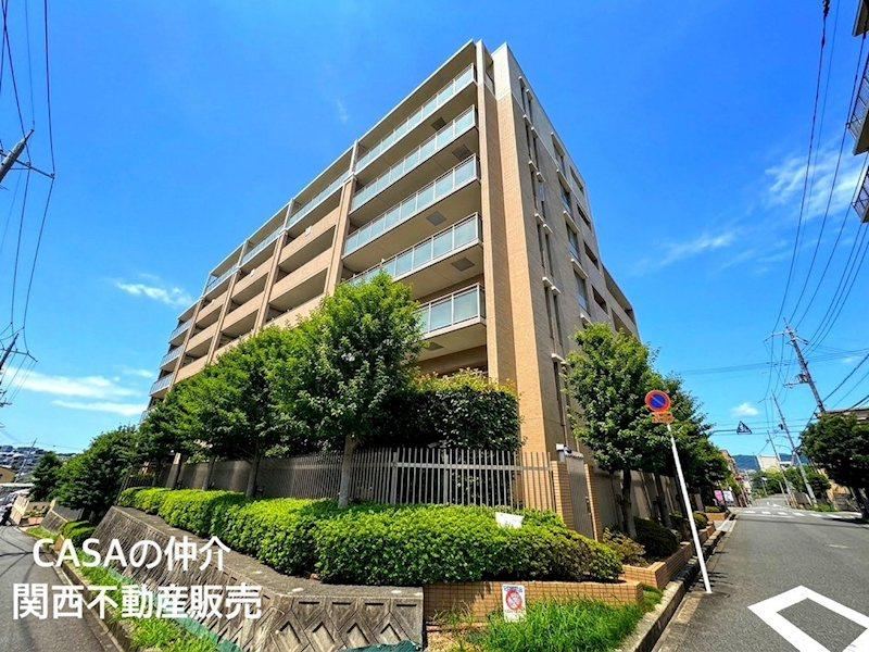 3LDK apartment in Toyonaka, Osaka - Photo 1